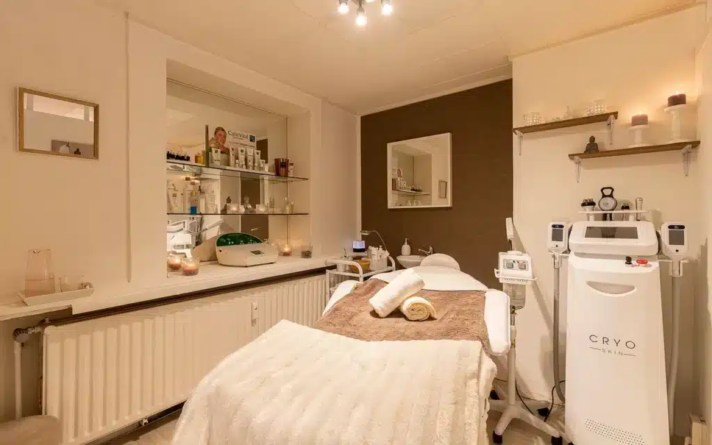 v2.i2755787.w1280.h800.xC5612D26