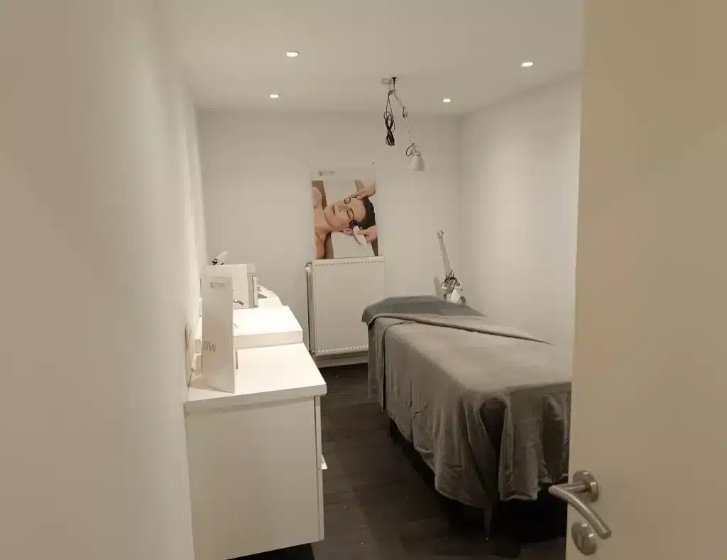 n-XVRyK9dj23Jdlx1L0AWZm-lg--opt